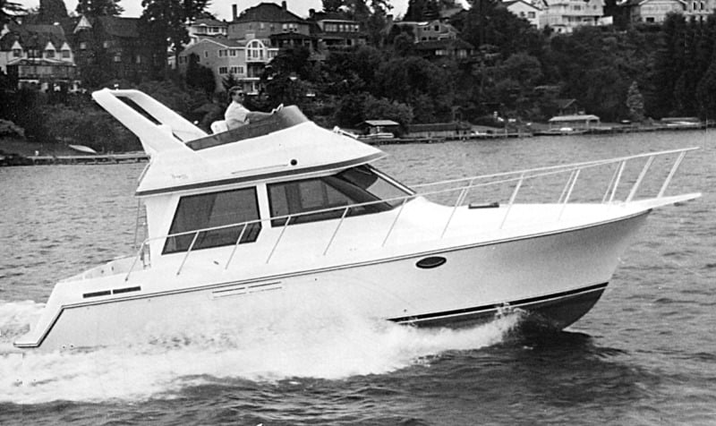 Navigator Yachts 3300 Flybridge Sedan