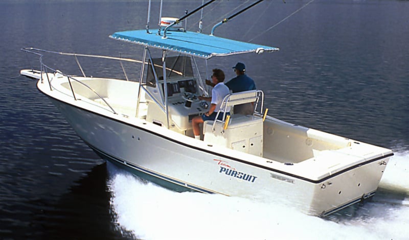 Pursuit Yachts 2600 Center Console Inboard