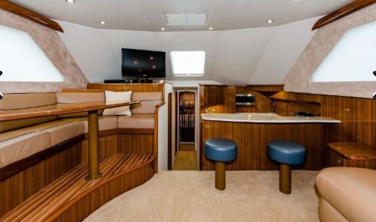 viking-42-convertible-interior