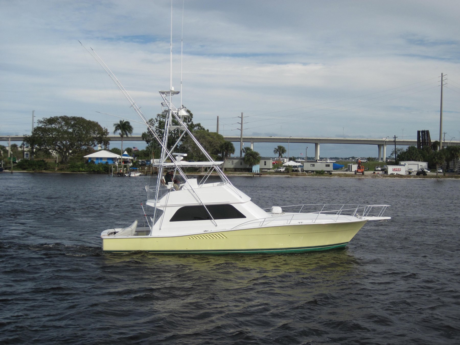 50 Viking Convertible 91 to 01 exterior