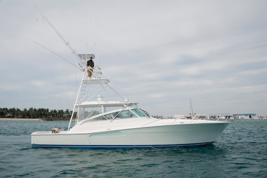 50 Viking Open exterior