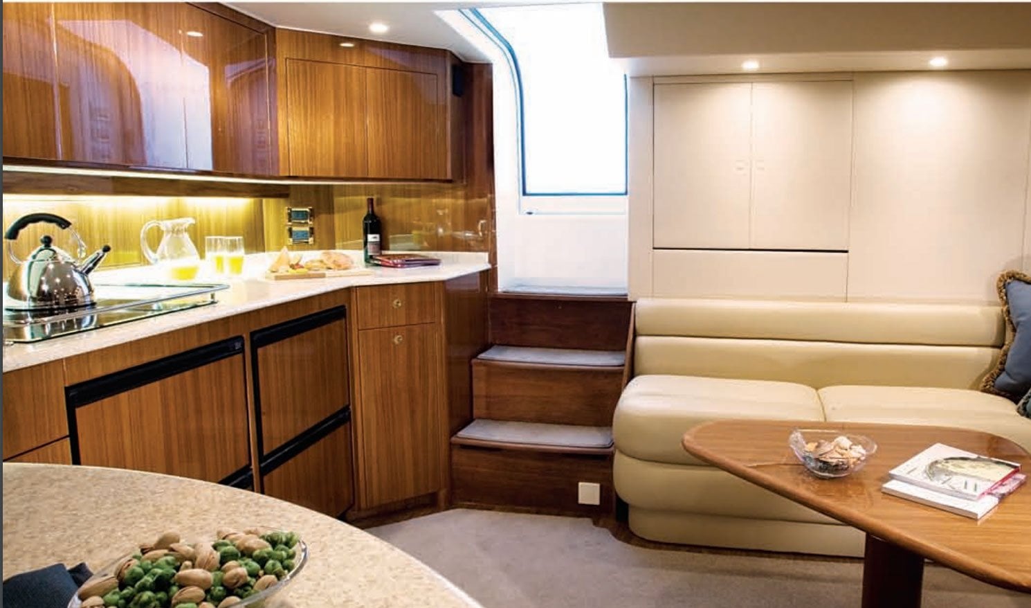 viking-52-open-interior-1