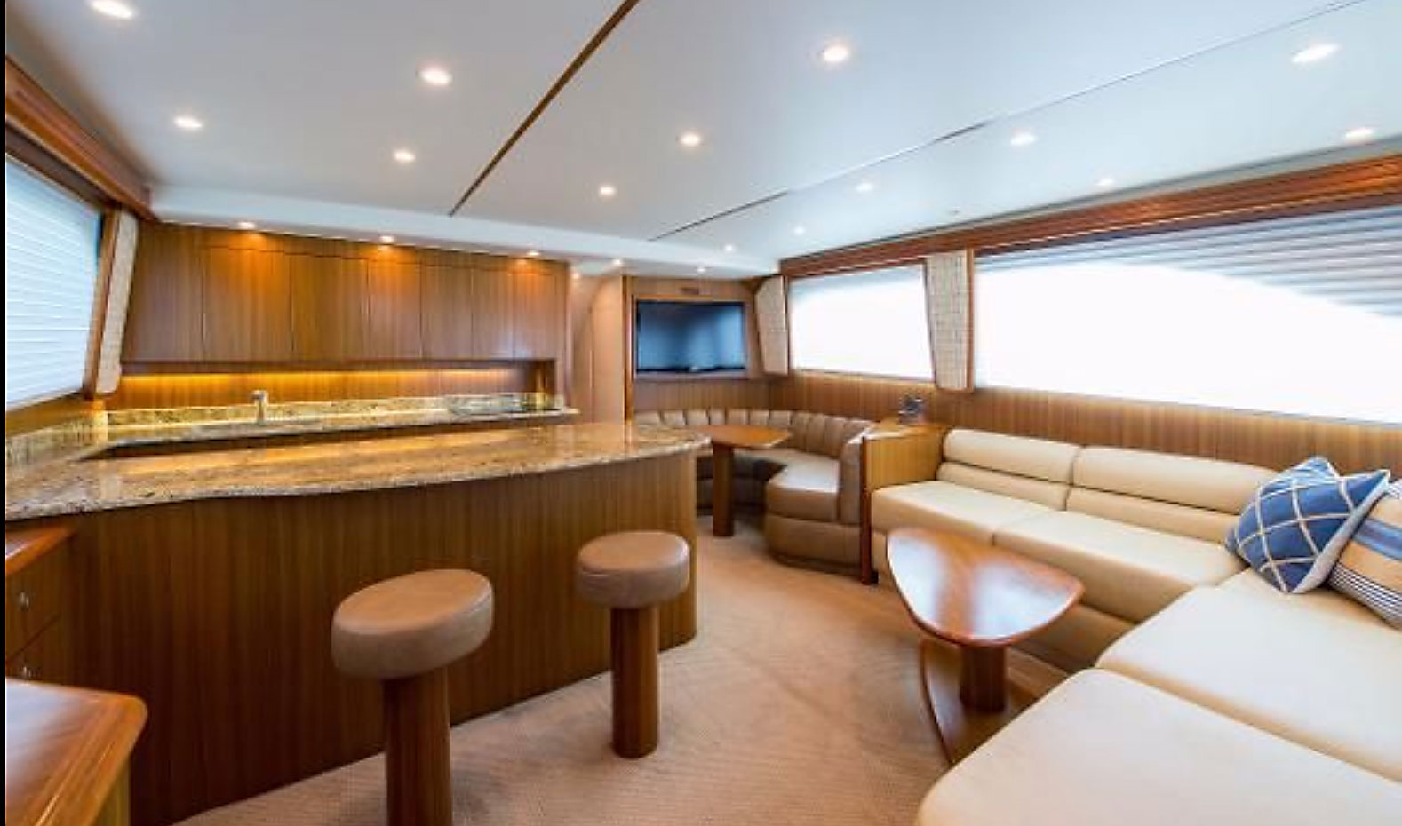 viking-54-convertible-interior
