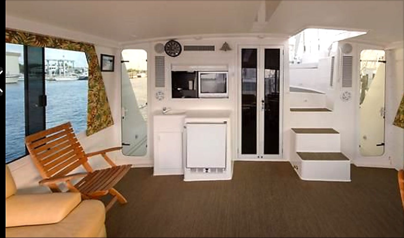 viking-54-sport-yacht-interior2