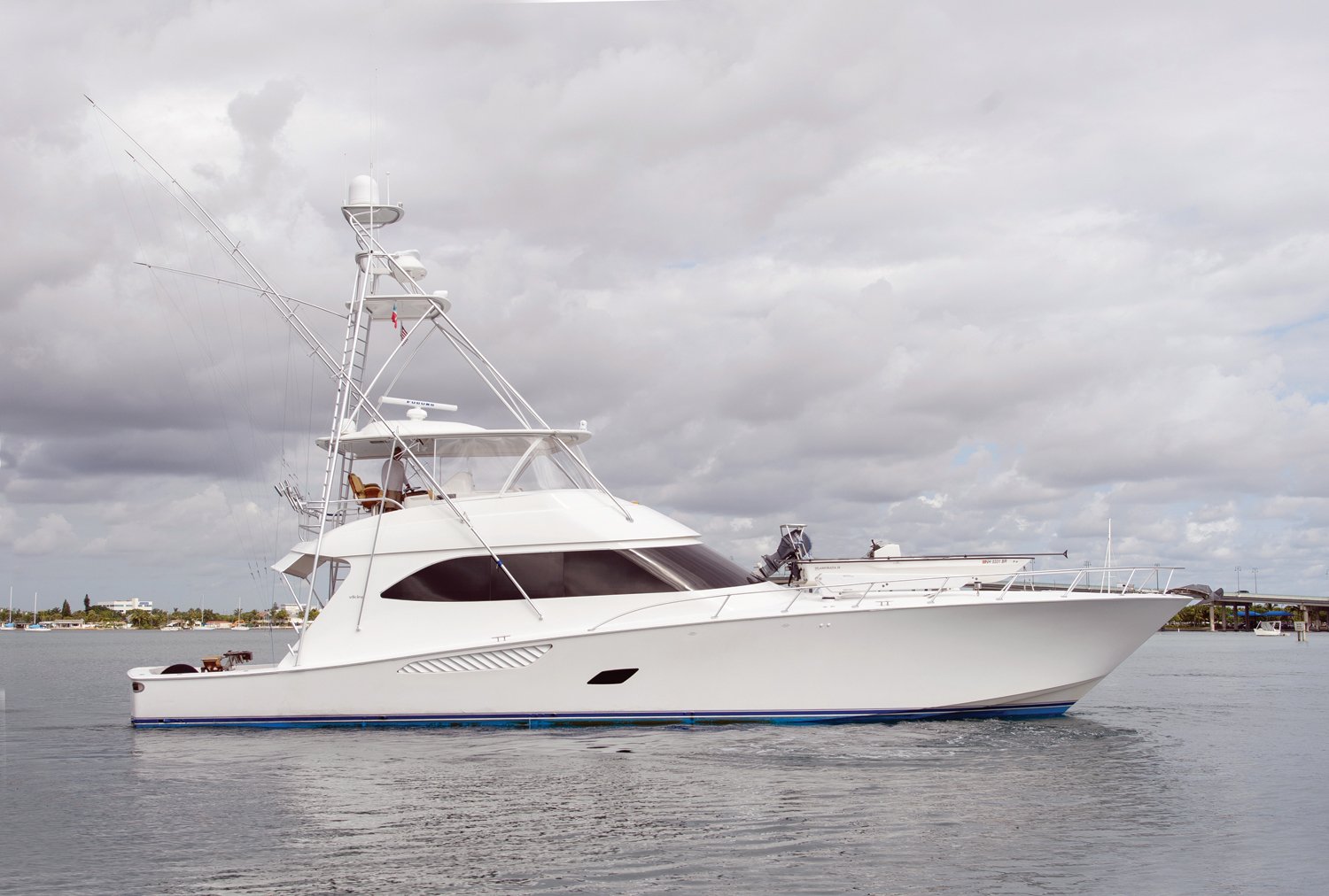 76 Viking Convertible | Previous Models | HMY Yachts
