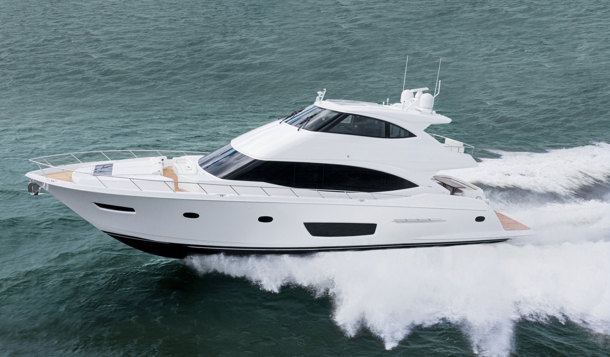 75 Viking Motor Yacht exterior