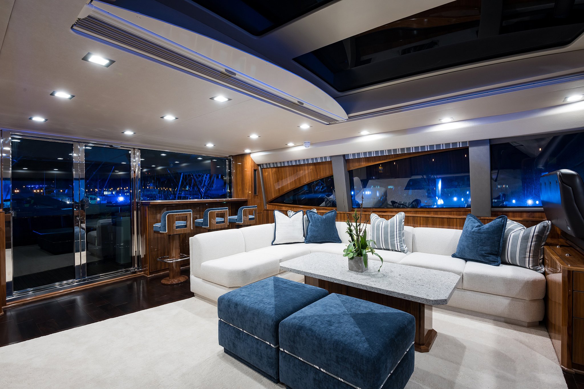 27-93-Viking_enclosed_flybridge_8-WEB