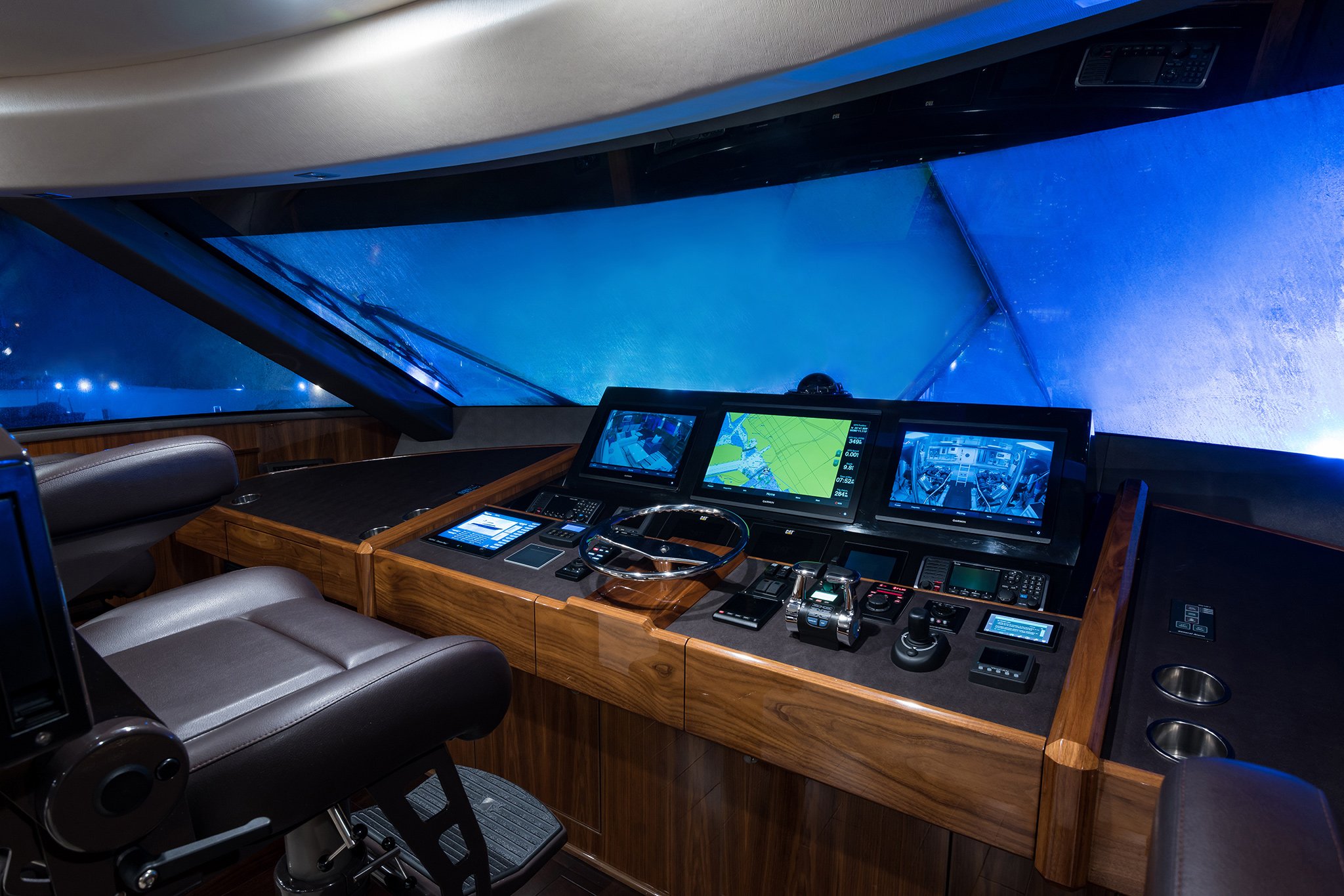28-93-Viking_enclosed_flybridge_15-revised-Condensation1-WEB-1
