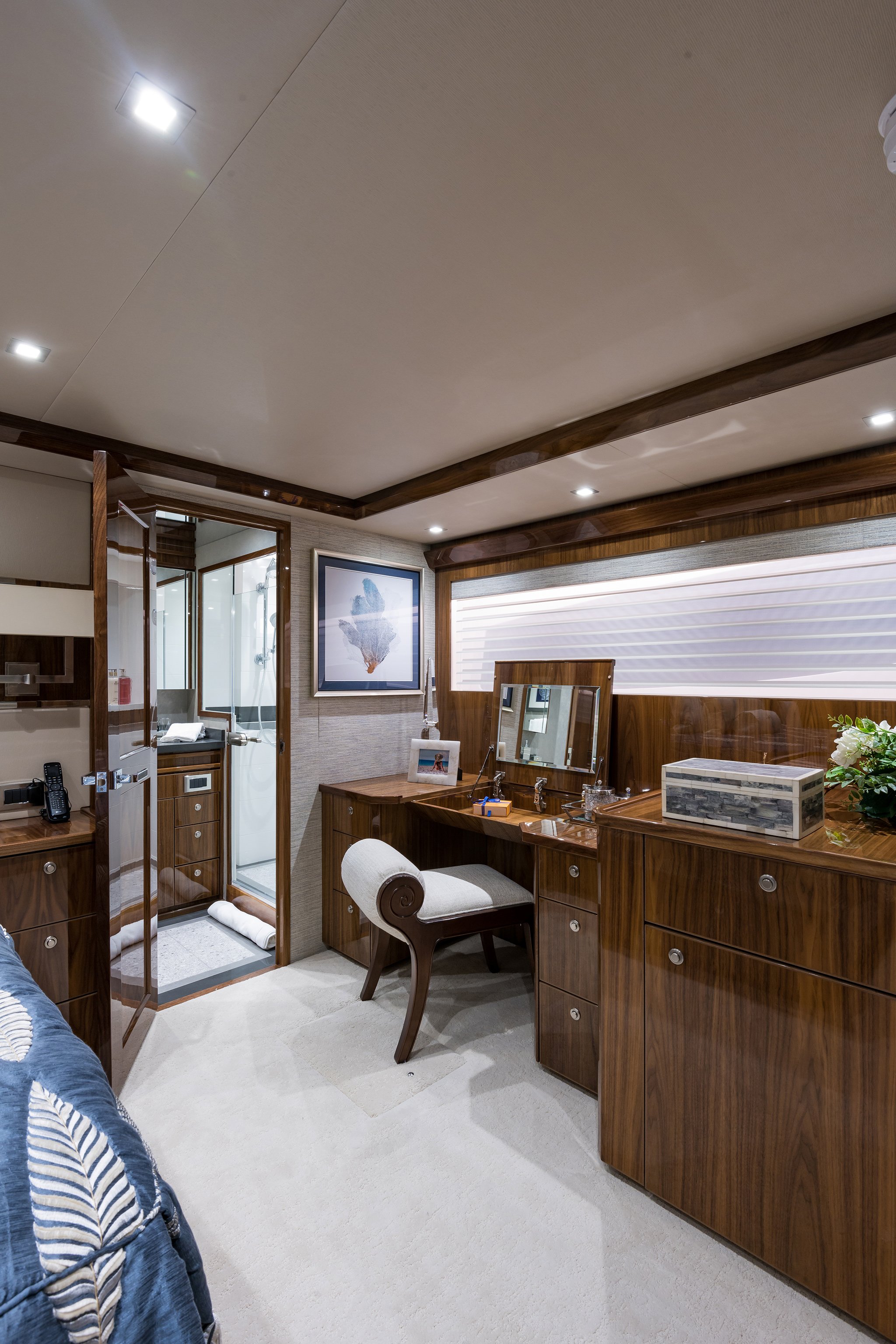 33-93-Viking_master_stateroom_7-WEB